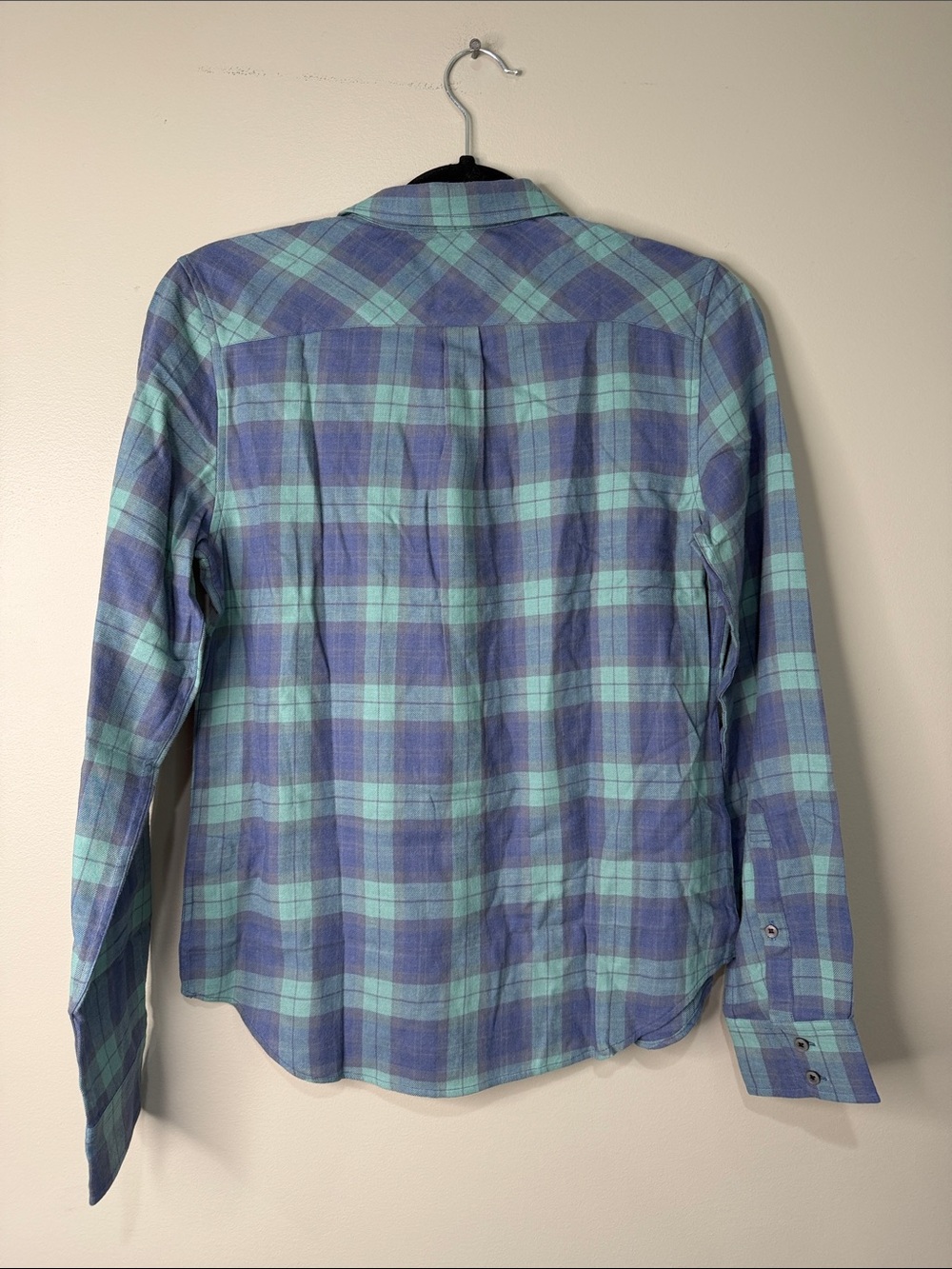 Untuckit Soft Plaid Button-Up Shirt in Teal & Blue Women’s 4 - Picture 7 of 7